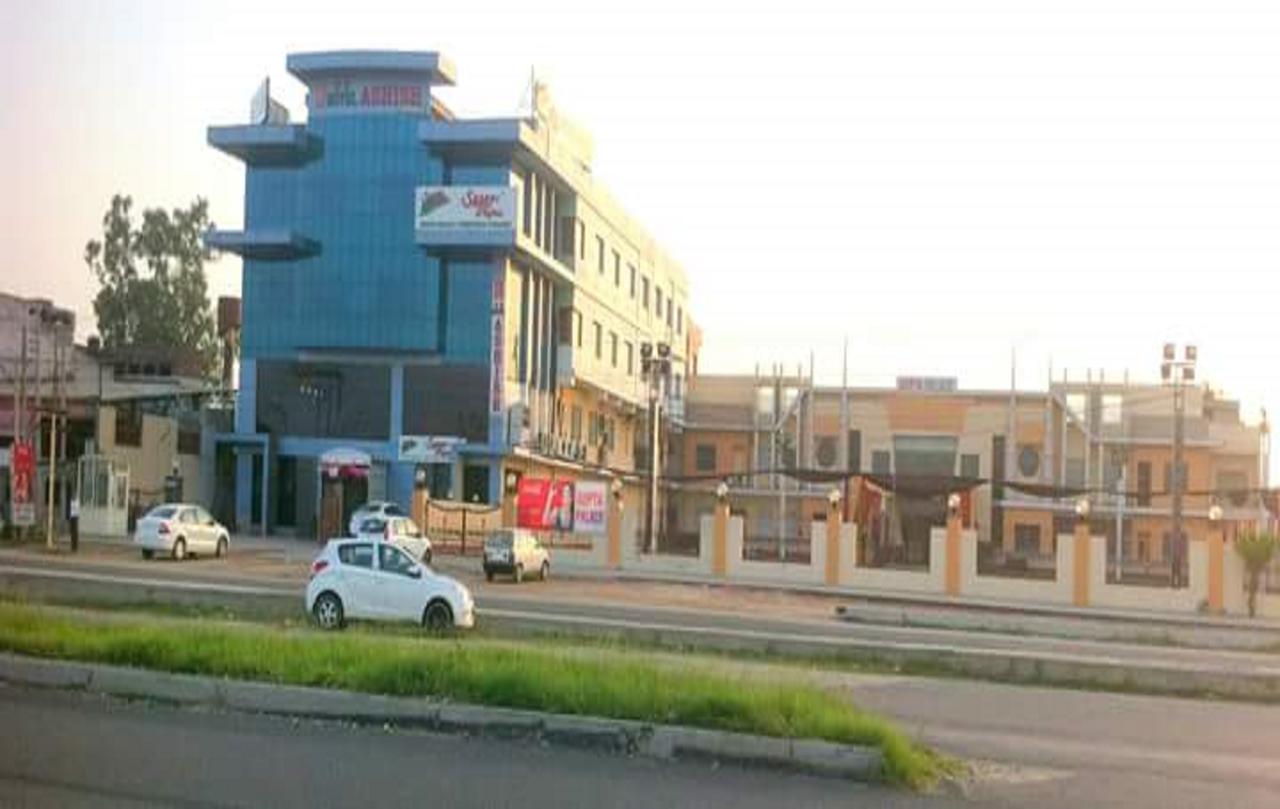 Hotel Ashish Continental Phagwāra Exterior foto